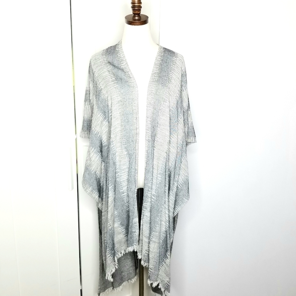 Soft Surroundings Missy One Size Gray Boho Beachy Lightweight Fringed Poncho